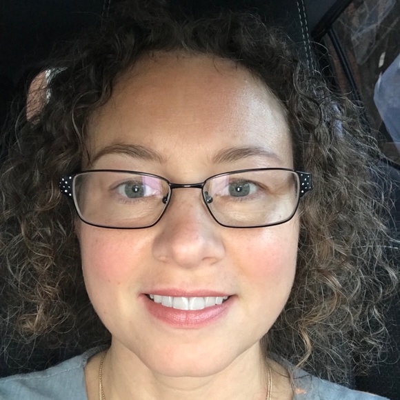 Meet your Posher, Stephanie - Picture 1 of 1